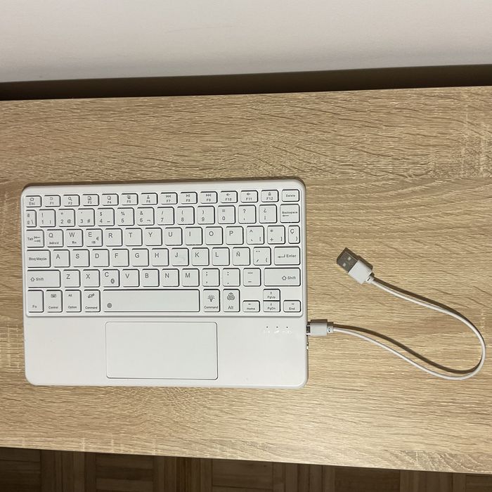 Teclado metálico  universal para tablet com retro iluminação