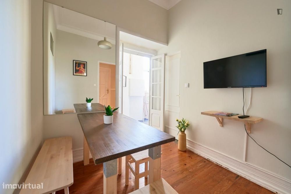Quarto - localizado em Entrecampos Lisbon
