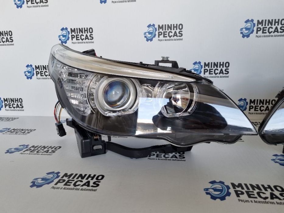Faróis Angel Eyes BMW (E60/E61) Fundo Preto