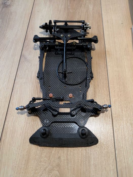Model  Schumacher Eclipse 3 pancar, 1/12 bez elektroniki