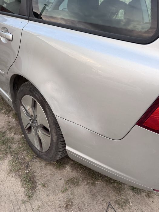 Volvo v50.