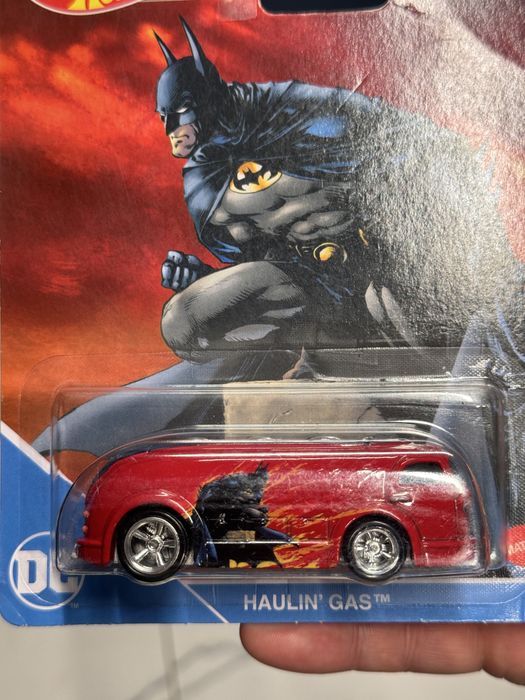 Hot Wheels Premium Haulin Gas BATMAN rare 2022 DC comics