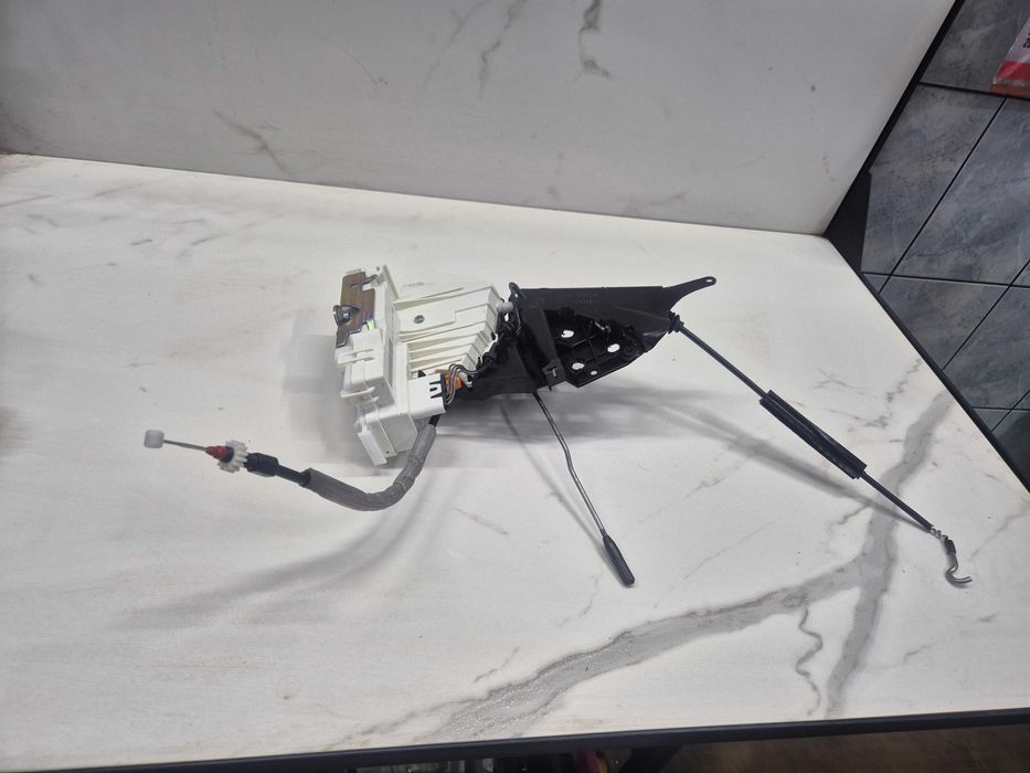 mercedes a-klasa w169 b-klasa w245 zamek drzwi lewy tył tylny 4 pin