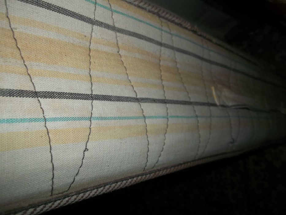 матрац ортопедический в отличном состоянии (молния 80 на 190 на 20