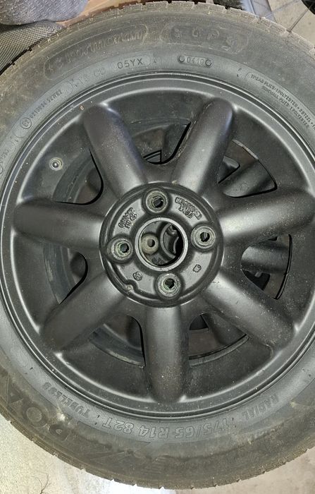 Conjunto de 4 jantes VW Golf 3 GT com 4 pneus em bom estado como novos