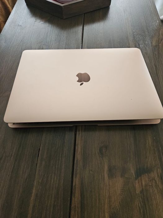 Macbook Air 13 M1 256gb (2020)