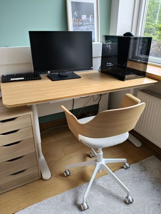 Biurko Ikea bekant 140x64 krzesło  Ikea fjallberget