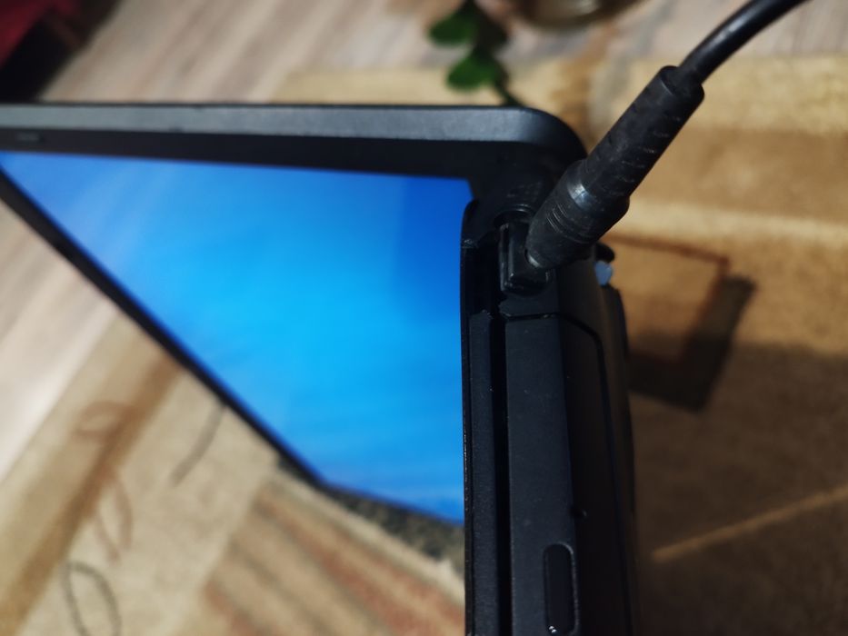 Laptopy Toshiba 2 szt ładowarka