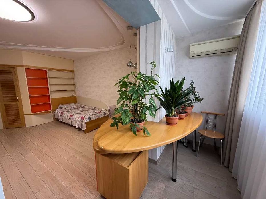 Продам 3к квартиру ул. Братьев Горобцов (ул. Кедрина), Рабочая
