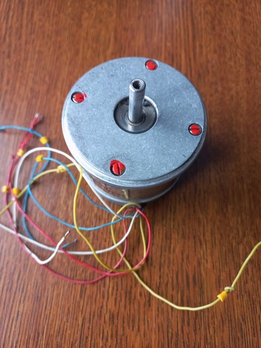 Шаговый двигатель ML330/200K