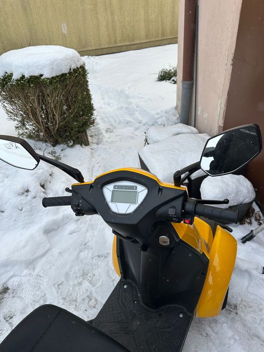 Skuter FASTI 4 MAX żółty czterokołowy