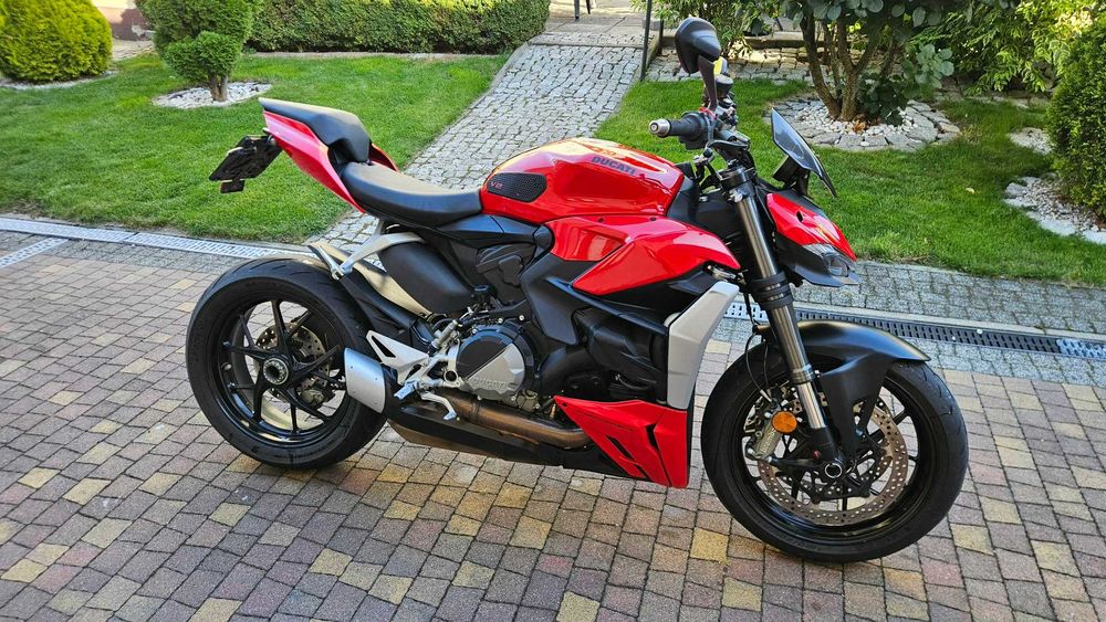 Ducati Streetfighter V2 Salon Polska