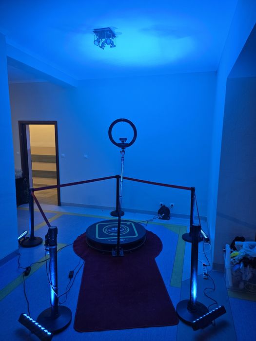 FotoBudka 360° FotoBox do wynajecia na każdą okoliczność z akcesoriami