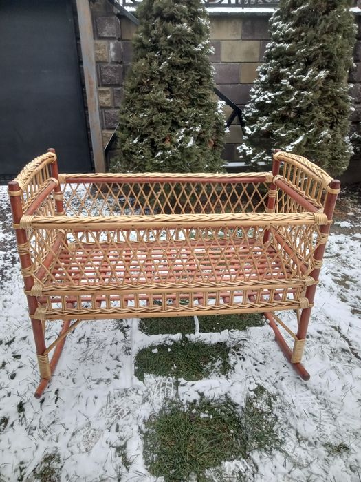 Продам ліжко-люлька розмір 1м×0.5см спальне місце.Відправка н.п.деліве