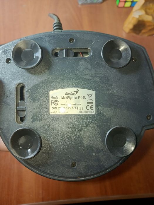 Продам джойстик Genius MaxFighter F-16.