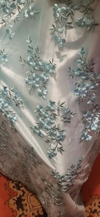 Продам вечірню   сукню