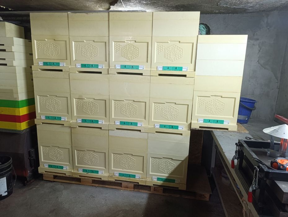 Продам  вулик ппу 10рамок