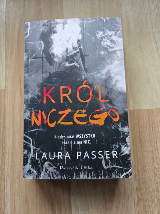 Król niczego Laura Passer książka młodzieżowa thriller