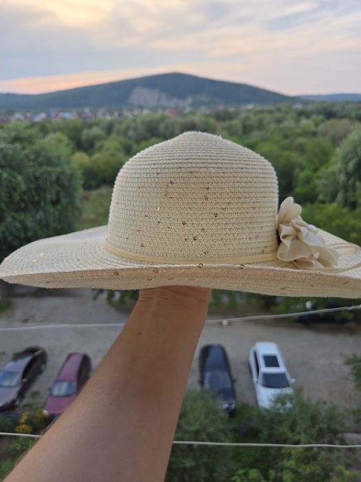 Капелюх жіночий літній