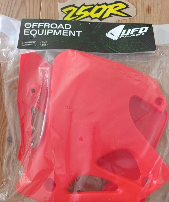 Plásticos e Peças Motas Clássicas (Novo NOS) Honda, Yamaha, Kawasaki, Suzuki, UFO, Maier,..