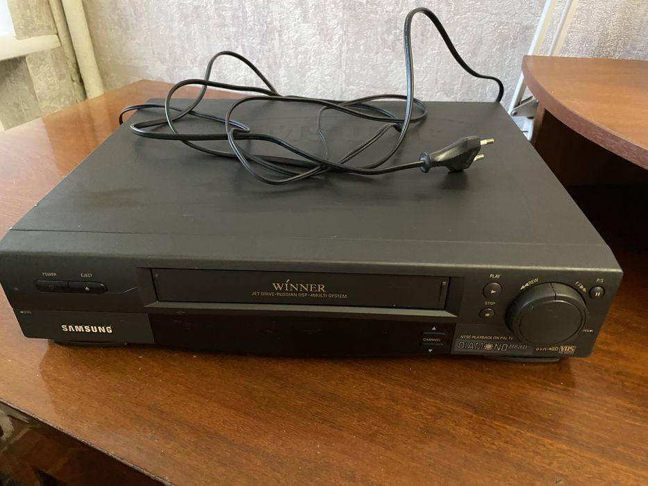 Відеомагнітофон Самсунг