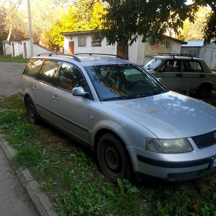 Volkswagen Passat B5 1999 г. (1.6 Газ/Бензин)