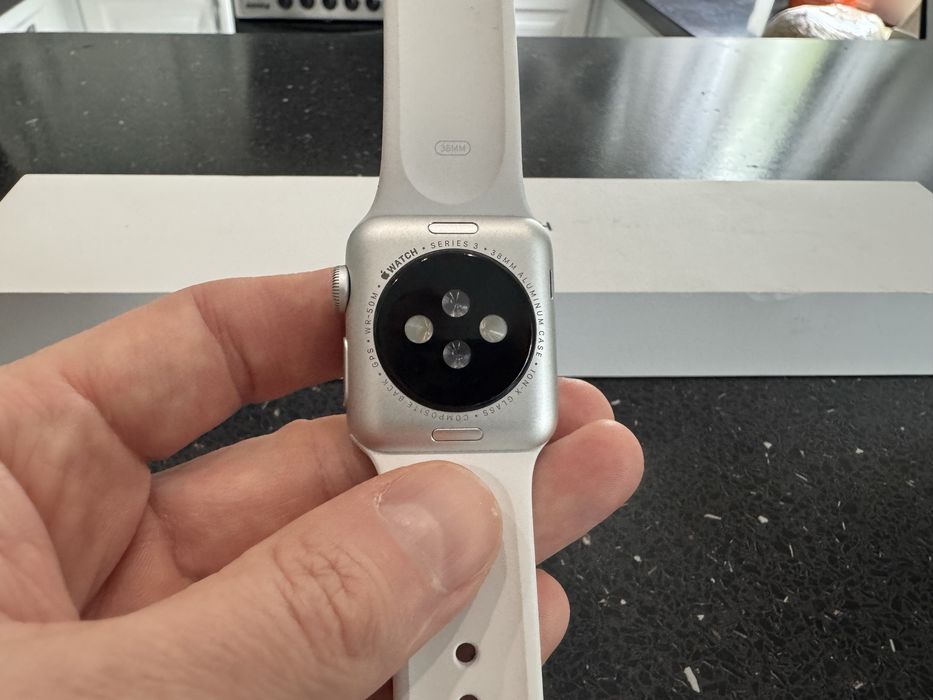 Продам Apple Watch 3 38mm Silver Aluminium