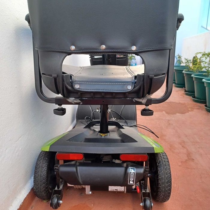 Scooter Colibri da Invacare a andar bem 50% desconto