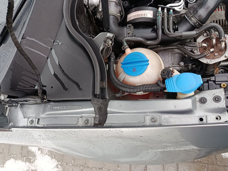 Фольксваген пасат 2007 року автомат.