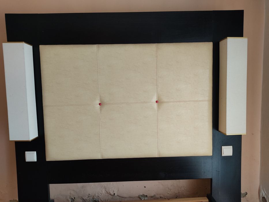 Cama de Casal Feita à Medida com Cabeceira Estofada