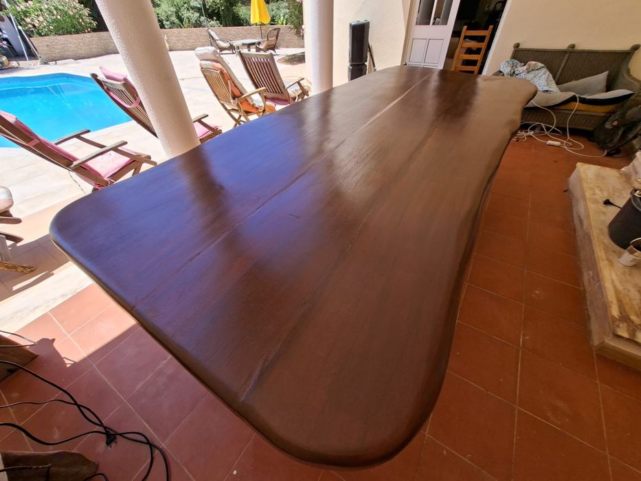 Vendo mesa rústica em madeira maciça original do Brasil