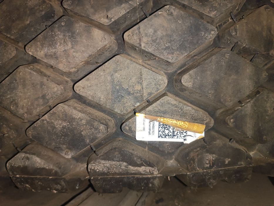 Продам нові Шини 12.00 R20