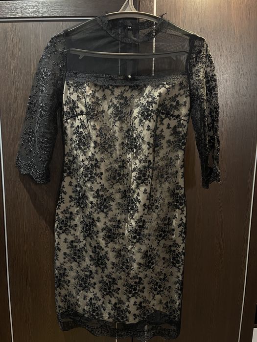 Мереживна сукня з коротким рукавом