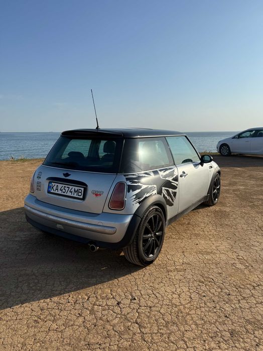 Mini Cooper R50 (2001 / 1.6)