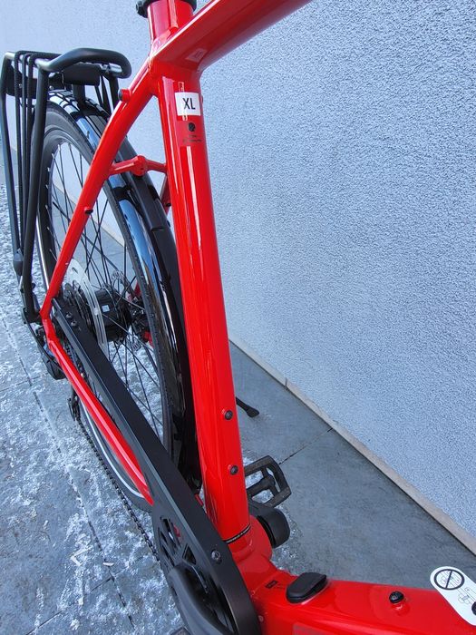 Elektryczny Trek FX2+ bez przebiegu + akcesoria