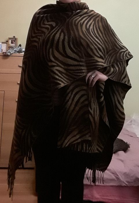 Ponczo szal peleryna zebra