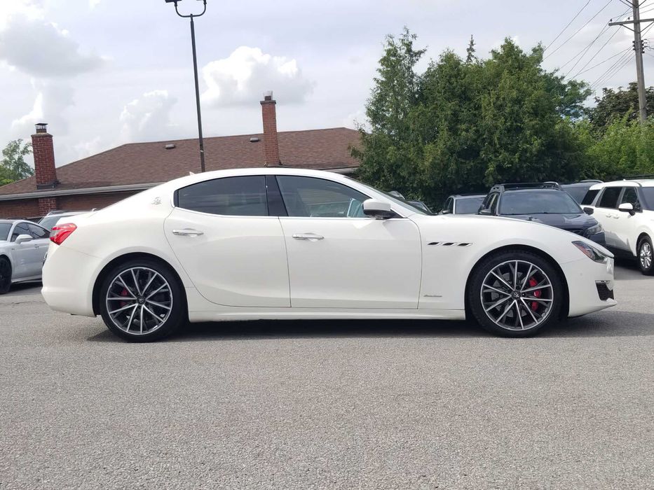 Maserati Ghibli      2019