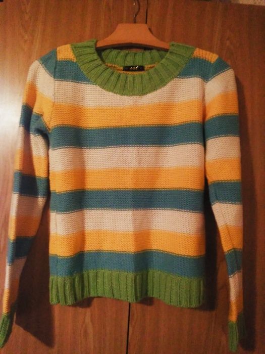 Sweterki w paski