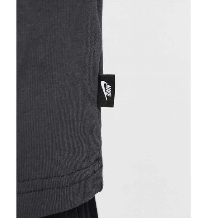 Футболка Nike T-Shirt Sportswear Premium Essentials Black оригінал DO7392-060