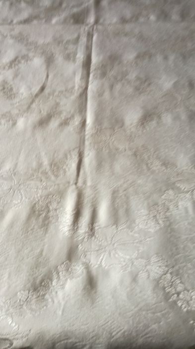 Colcha cama branco muito bonita