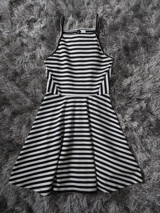 Sukienka w paski
