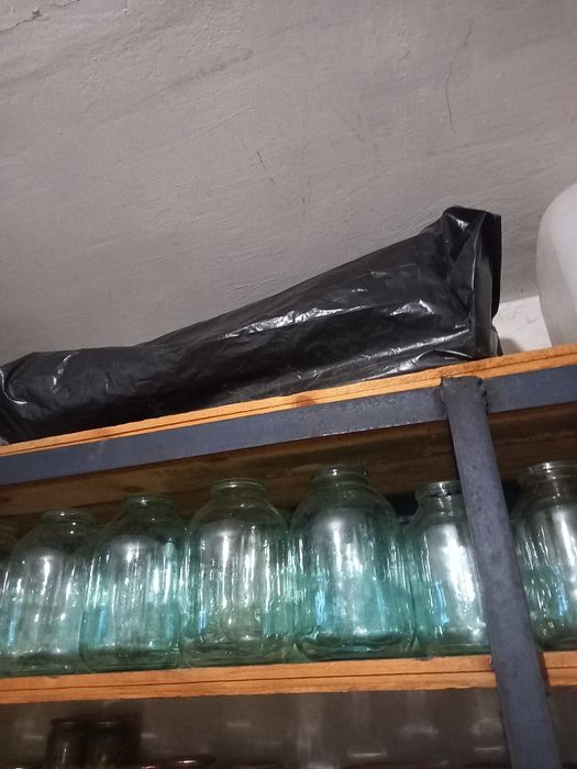 Банки стекляні десяти літрові 3х л і 1л і 0 ,5