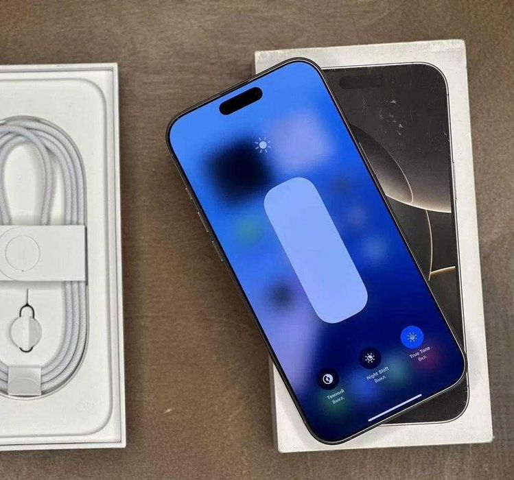 iPhone 16 Pro Max, 256 ГБ, SIM + eSIM