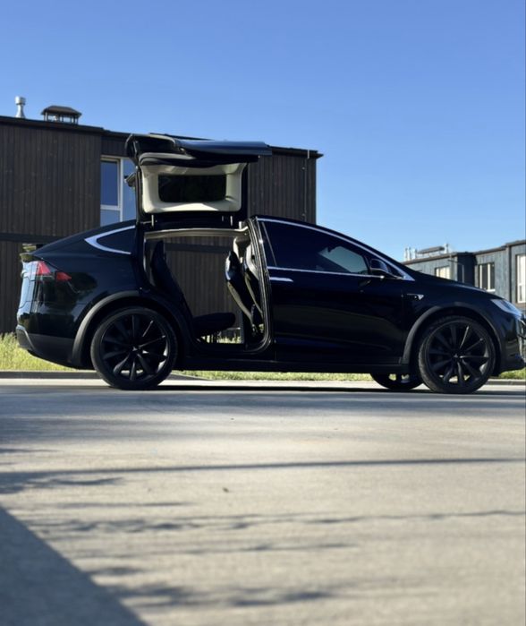 TESLA model X 2017