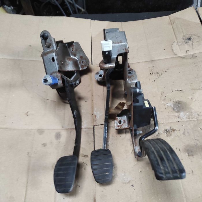 Pedał Pedały Hamulc Sprzegło Gaz Clio III dci Komplet