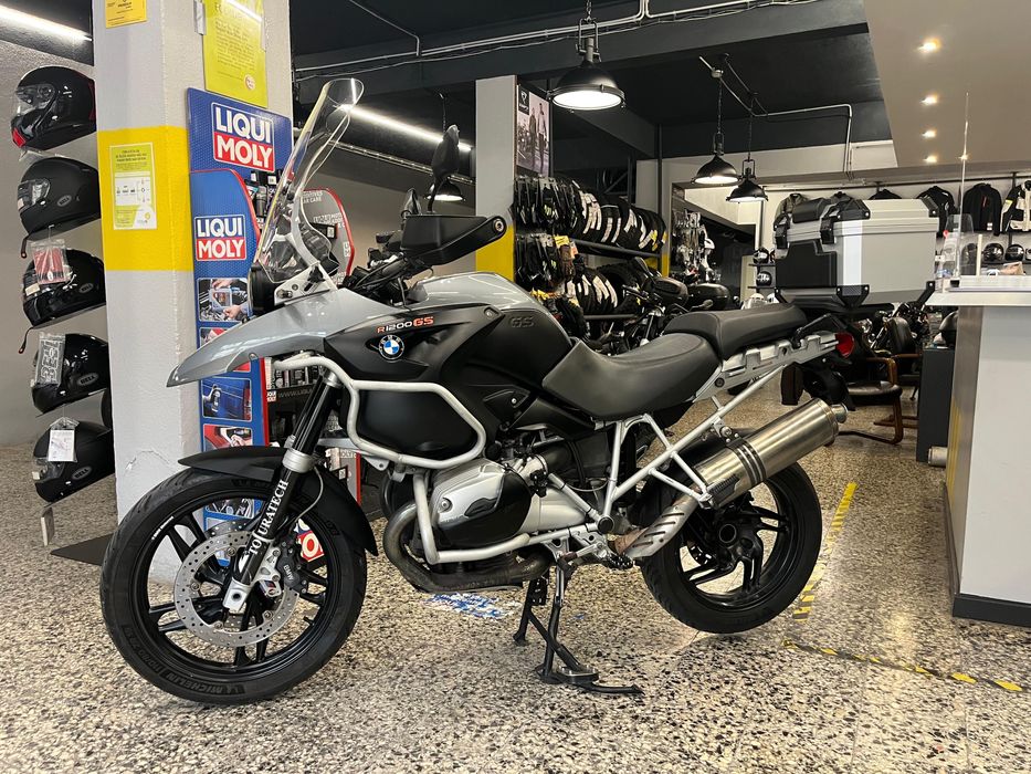 BMW GS 1200 de 2006 Optima com Top Case e Crash Bars, Akaprovic