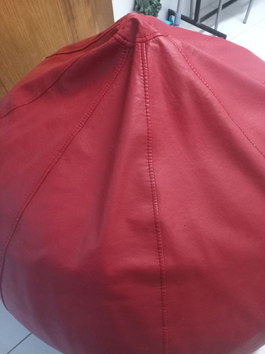 Puff em pele VERMELHO