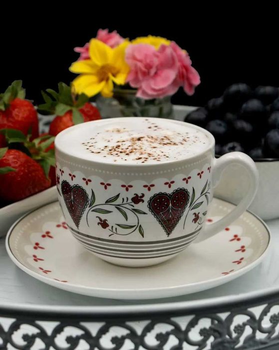 Filiżanka Folk z Motywem Serca z góralską rozetką