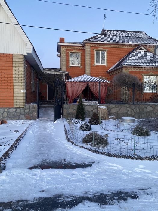 Продам будинок в центрі селища Градизьк Полтавська обл