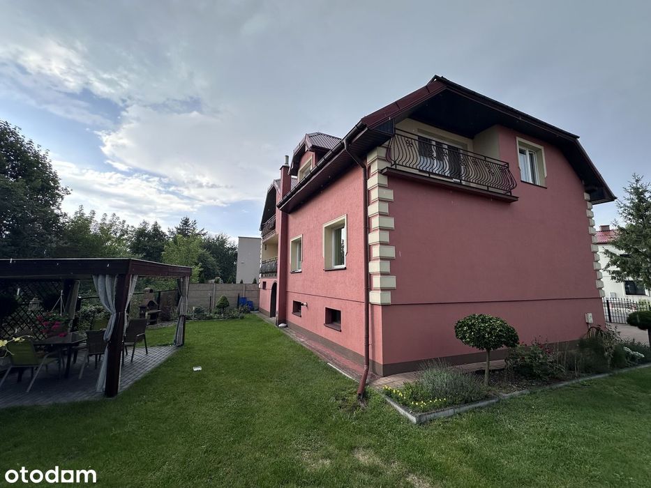 Dom | 260 m² | 2 garaże | Działka ok. 800 m² | Ostrowiec Świętokrzyski
